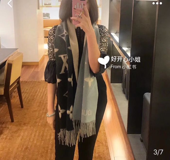 Louis Vuitton Scarf LV00033